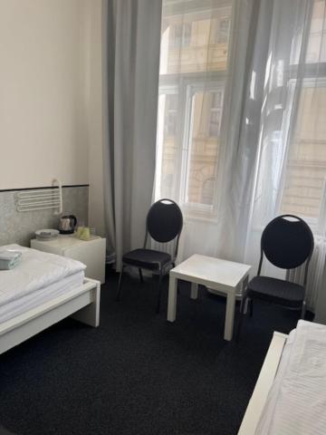 Welcome & Praguecentre Hostal *